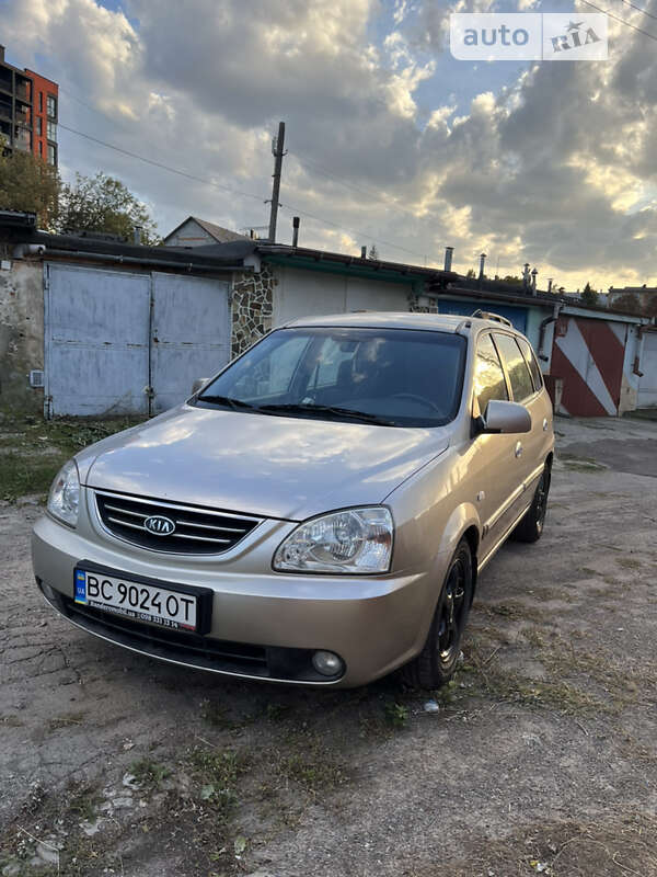2004 kia carens