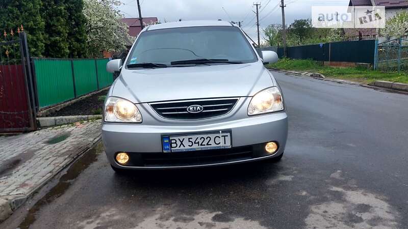 2005 kia carens