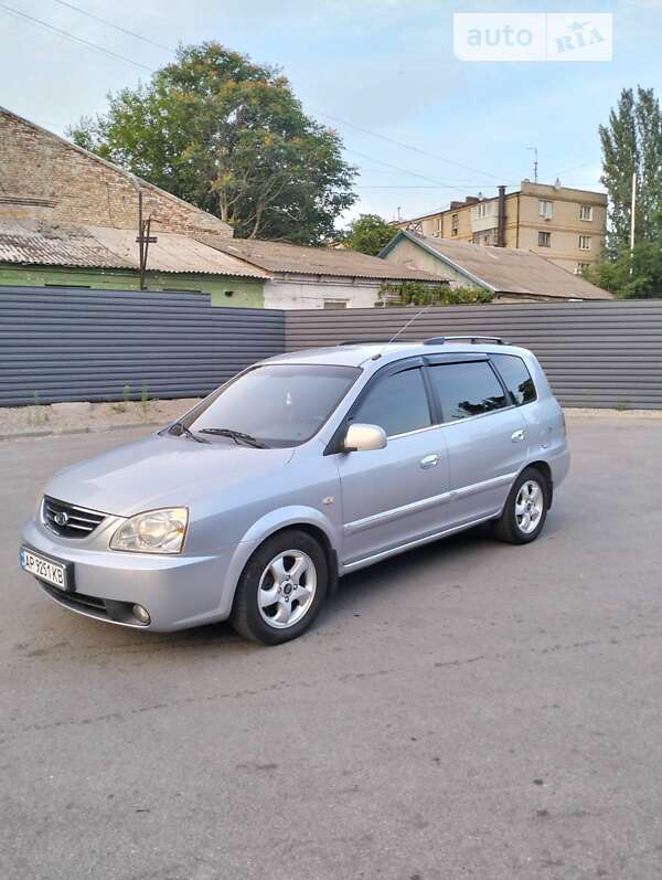 2006 kia carens