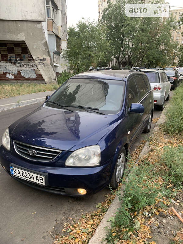 2005 kia carens