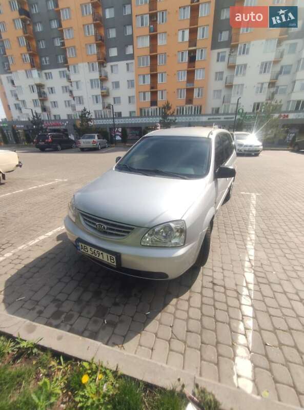 2005 kia carens