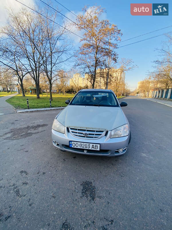 2004 kia cerato