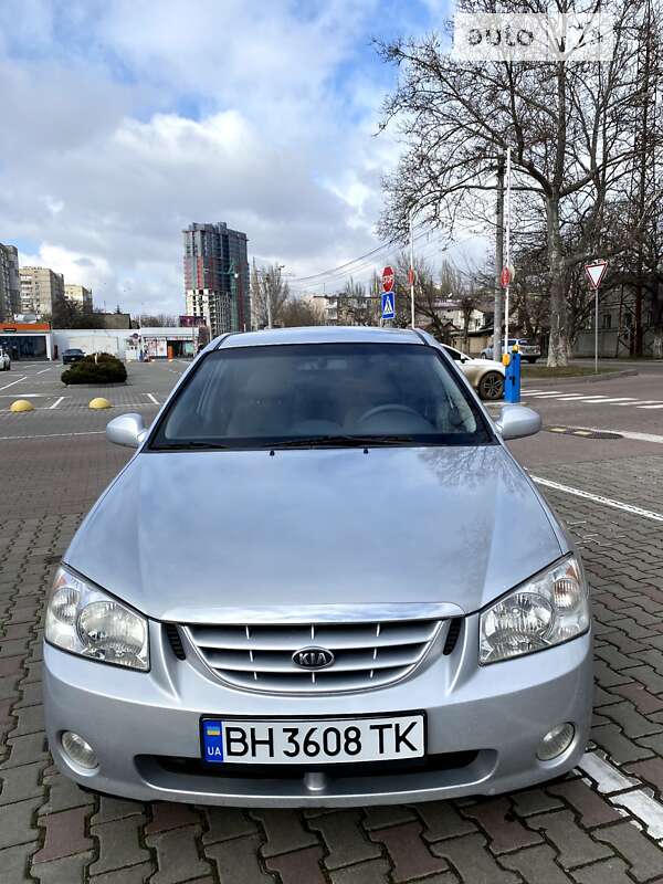 2005 kia cerato