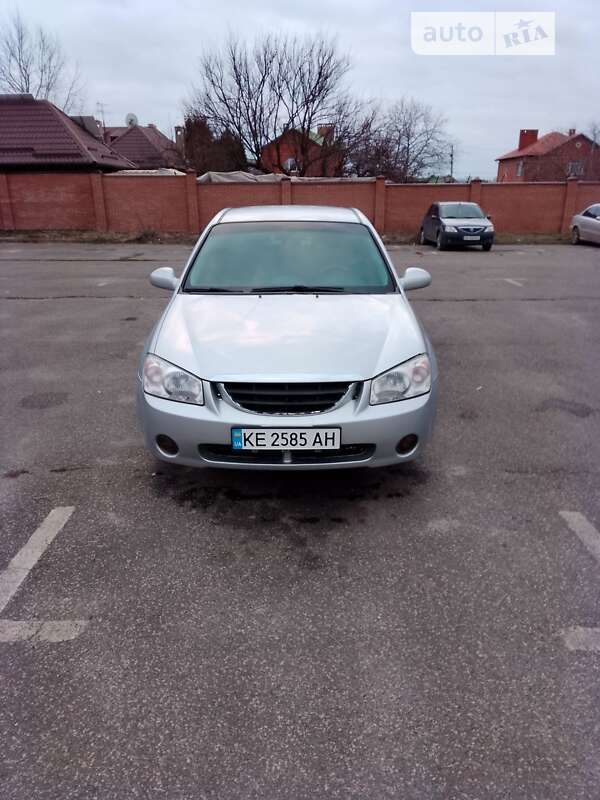 2005 kia cerato