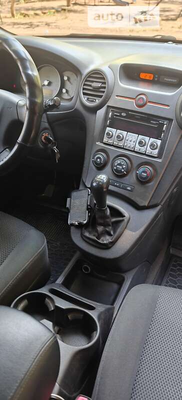 2006 kia carens