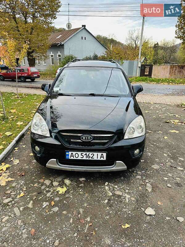 2008 kia carens