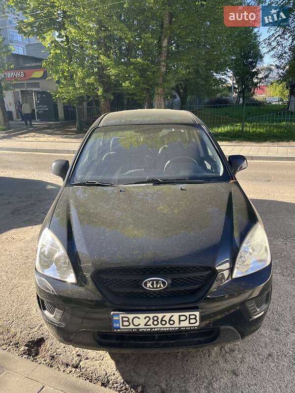 2008 kia carens