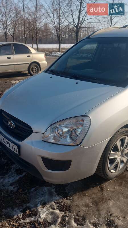 2008 kia carens
