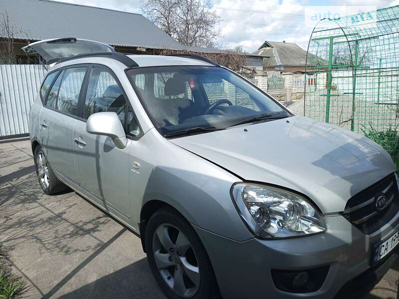 2007 kia carens