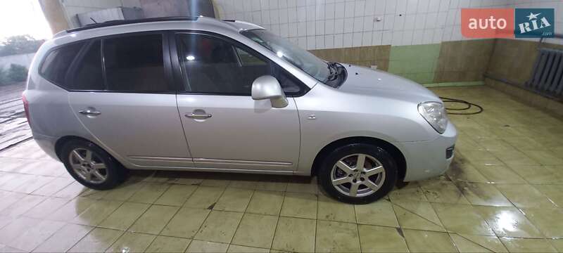 2007 kia carens