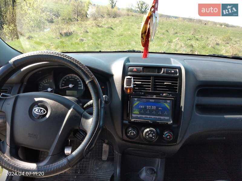 2004 kia sportage