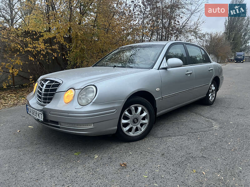 2005 kia opirus
