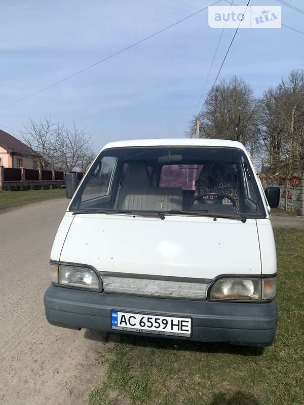 1996 kia besta
