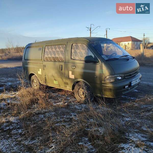 1998 kia pregio
