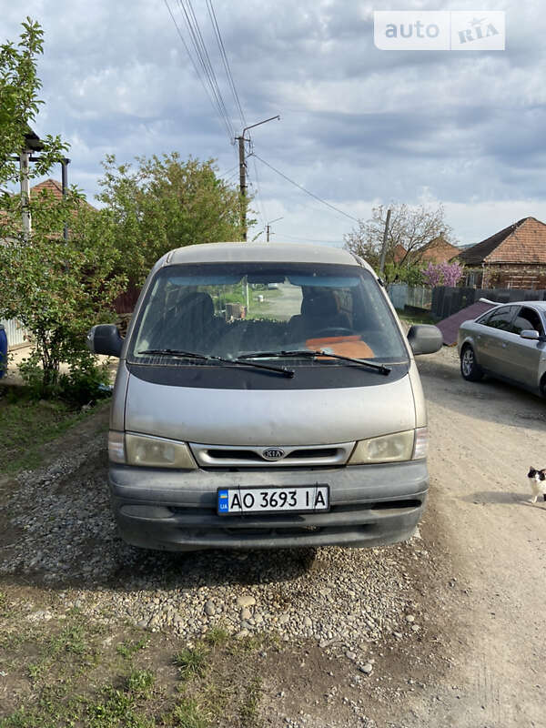 2003 kia pregio