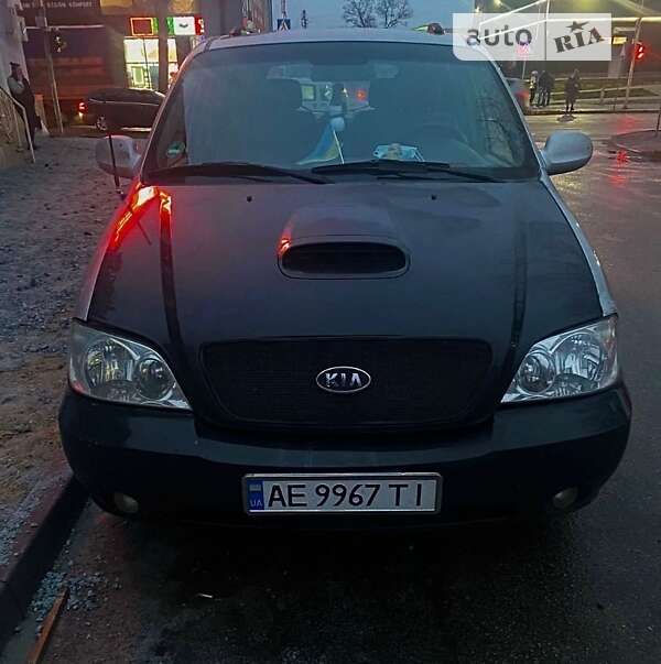 2004 kia carnival