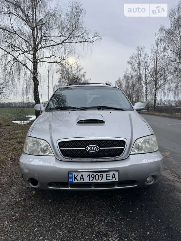 2004 kia carnival