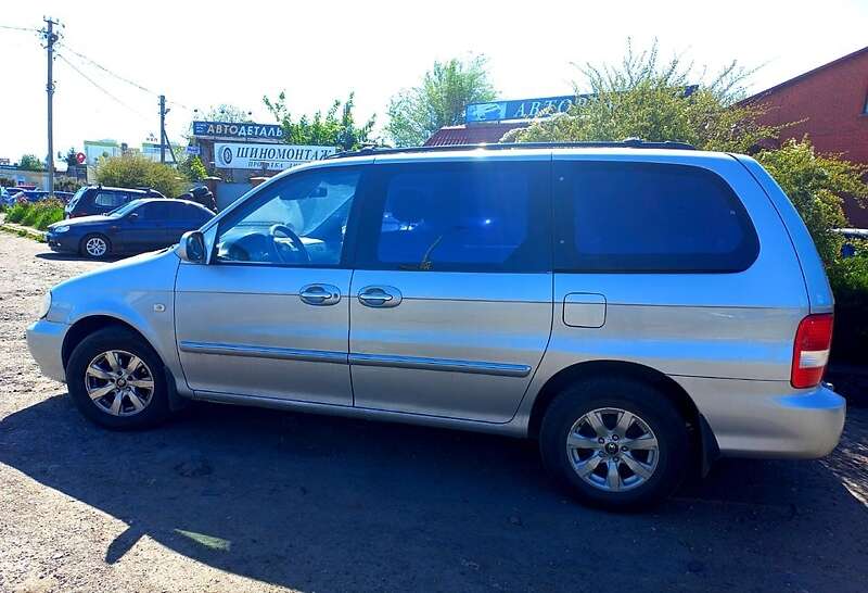 2004 kia carnival