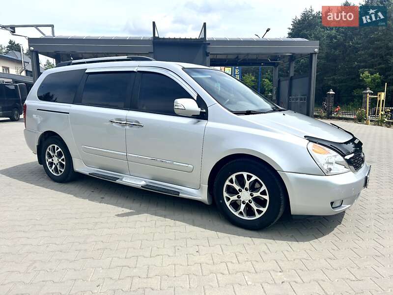2014 kia carnival