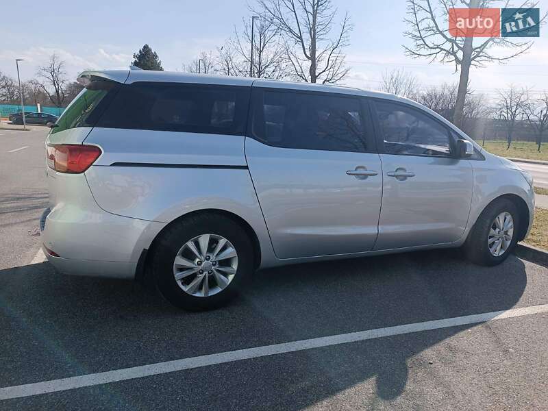 2016 kia carnival