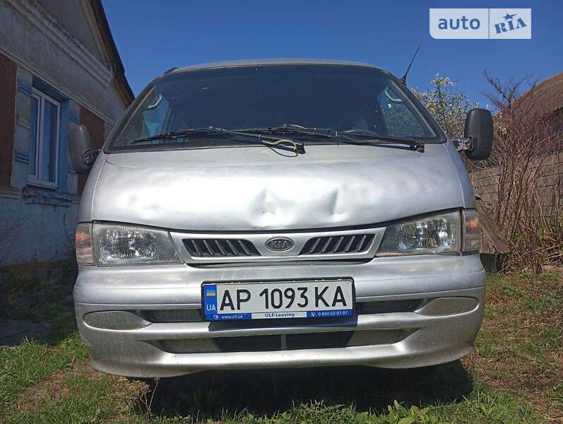2004 kia pregio