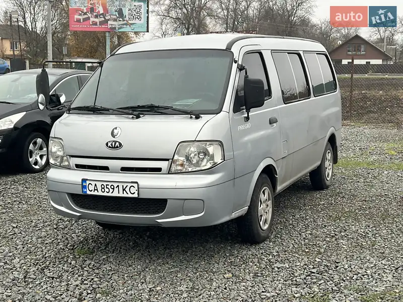 2004 kia pregio
