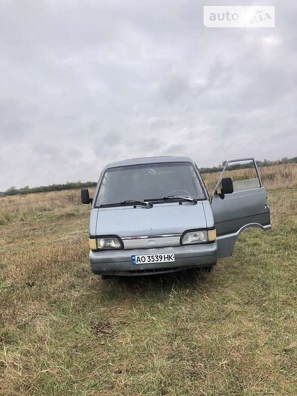 1993 kia besta