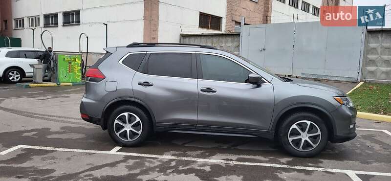 2017 NISSAN Rogue