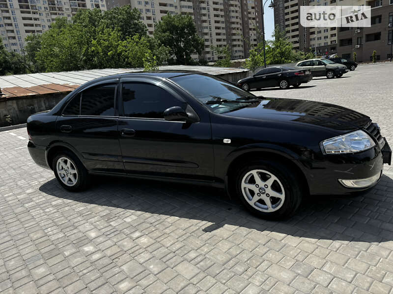 2006 nissan almera