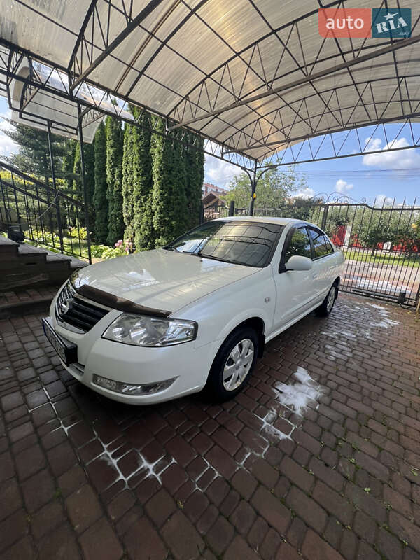 2009 nissan almera