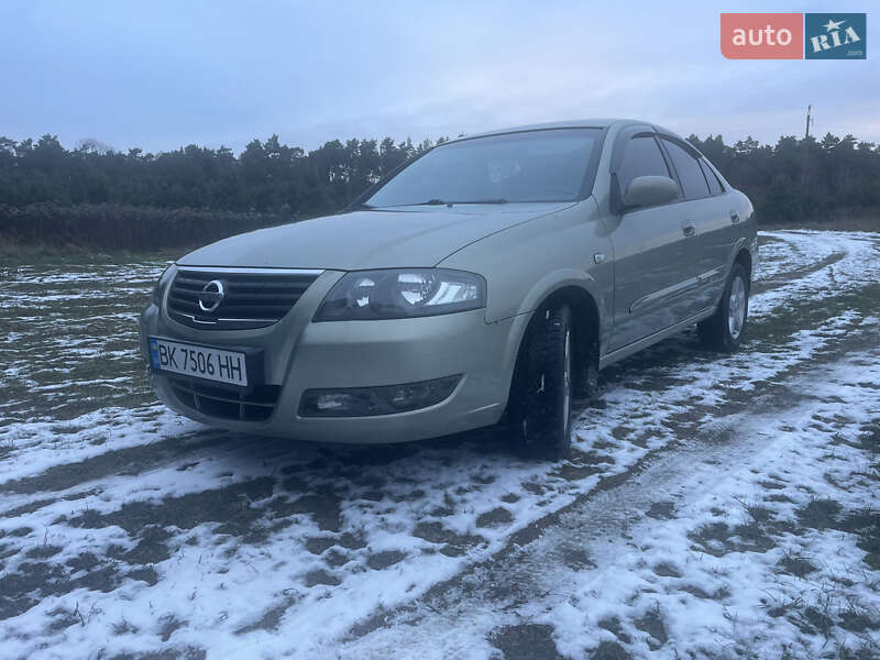 2010 nissan almera