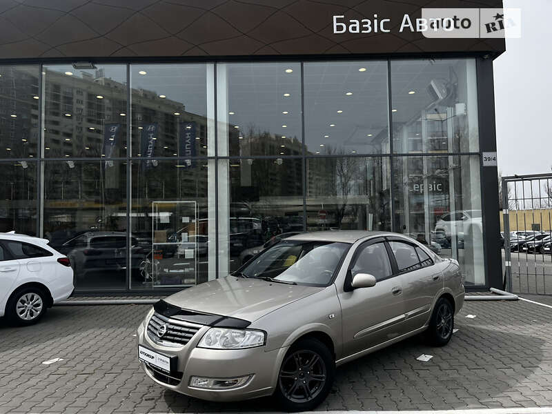 2012 nissan almera