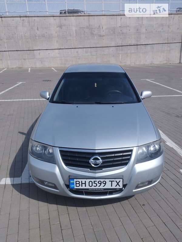 2010 nissan almera