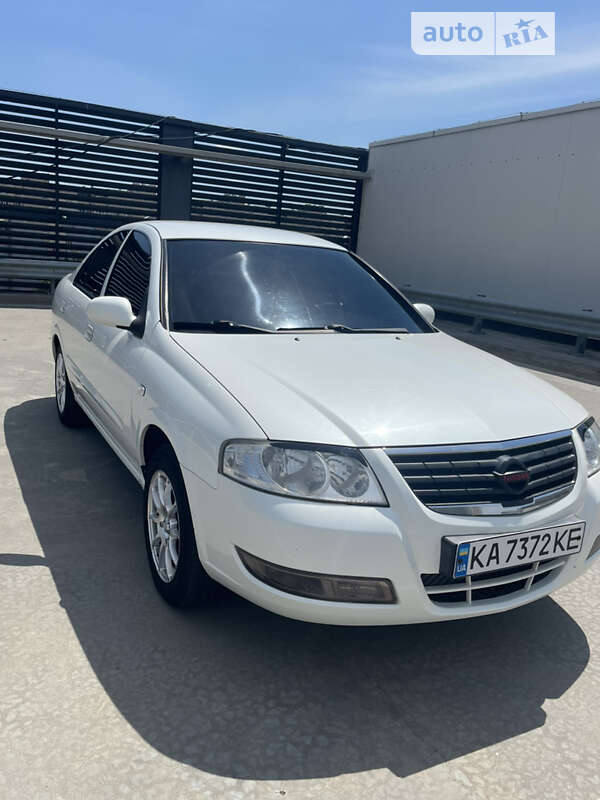 2011 nissan almera