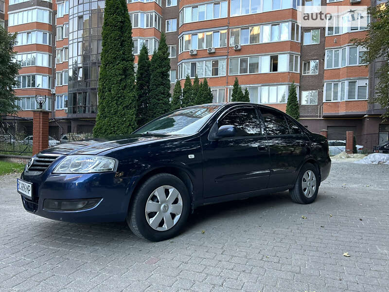 2011 nissan almera