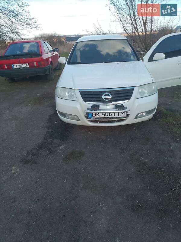 2011 nissan almera