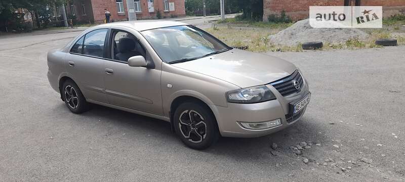 2012 nissan almera