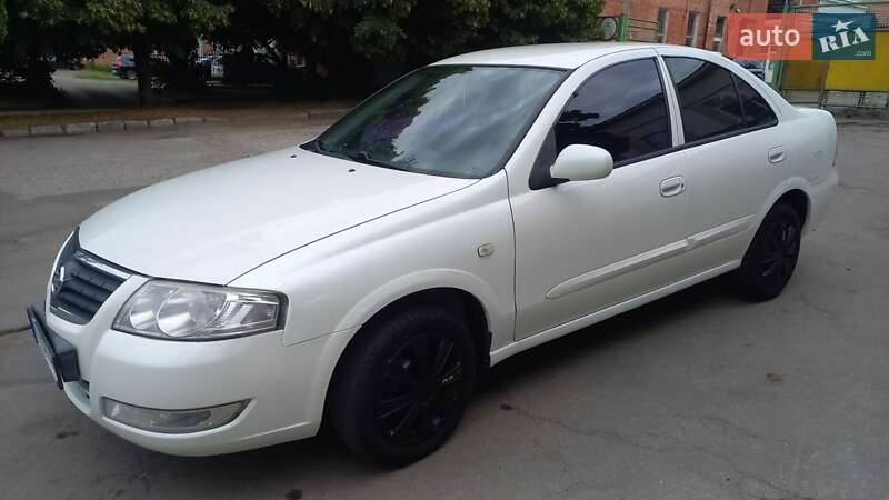 2012 nissan almera
