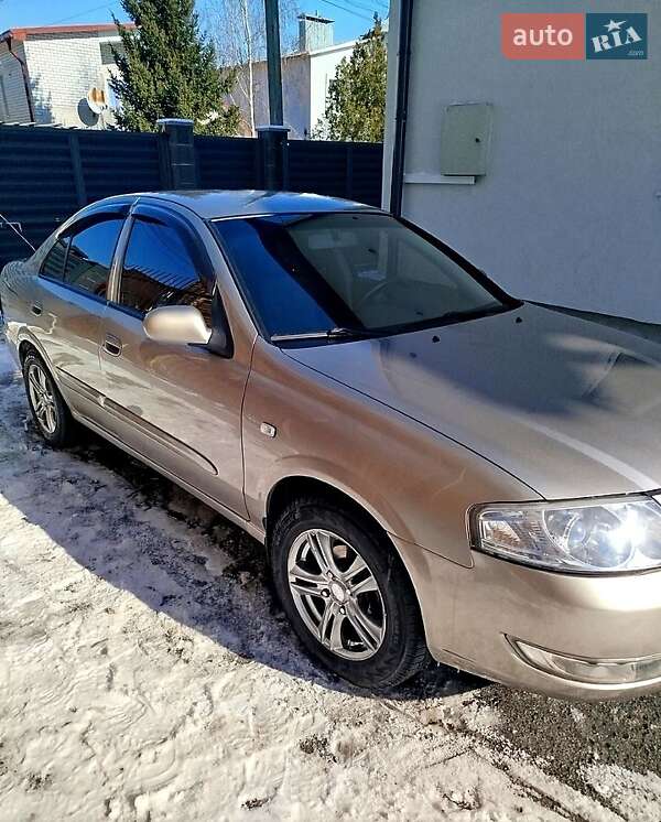 2012 nissan almera