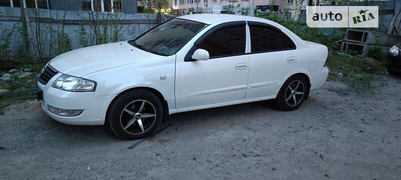 2012 nissan almera