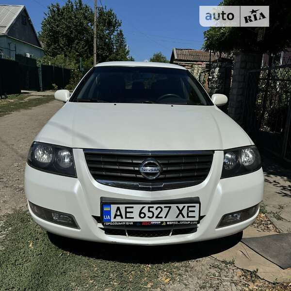 2012 nissan almera