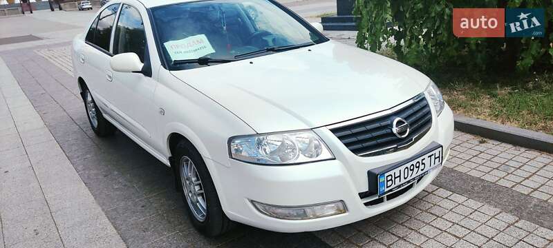 2012 nissan almera