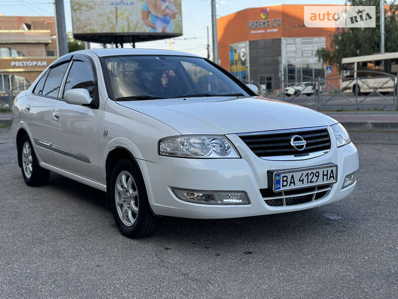2012 nissan almera