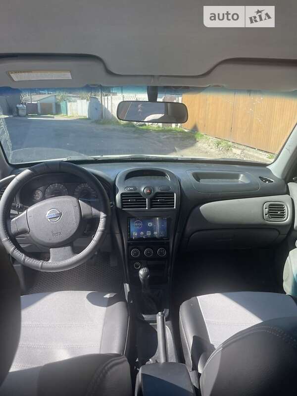 2012 nissan almera