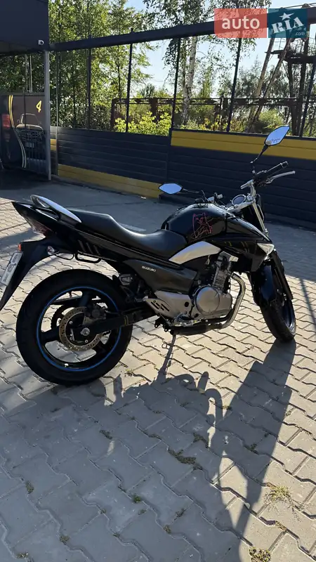 2016 suzuki gsr250