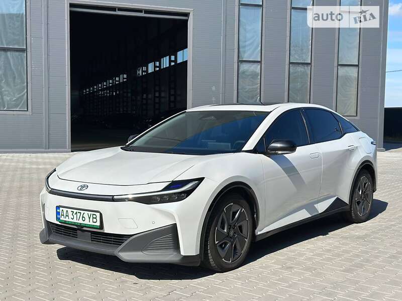 2023 toyota bz3 pro