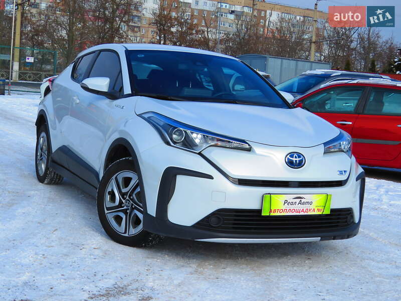 2022 toyota izoa