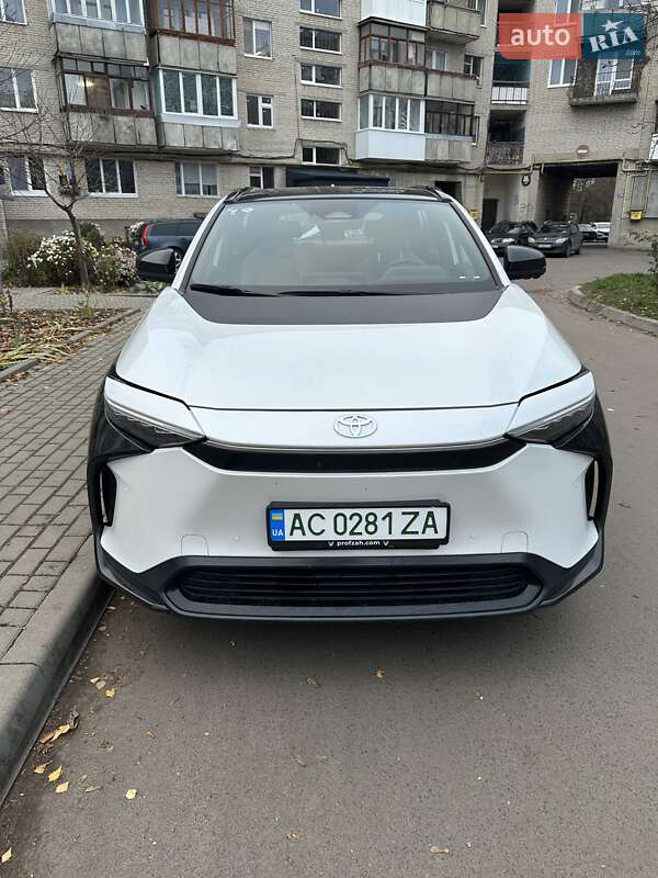 2023 toyota bz4x