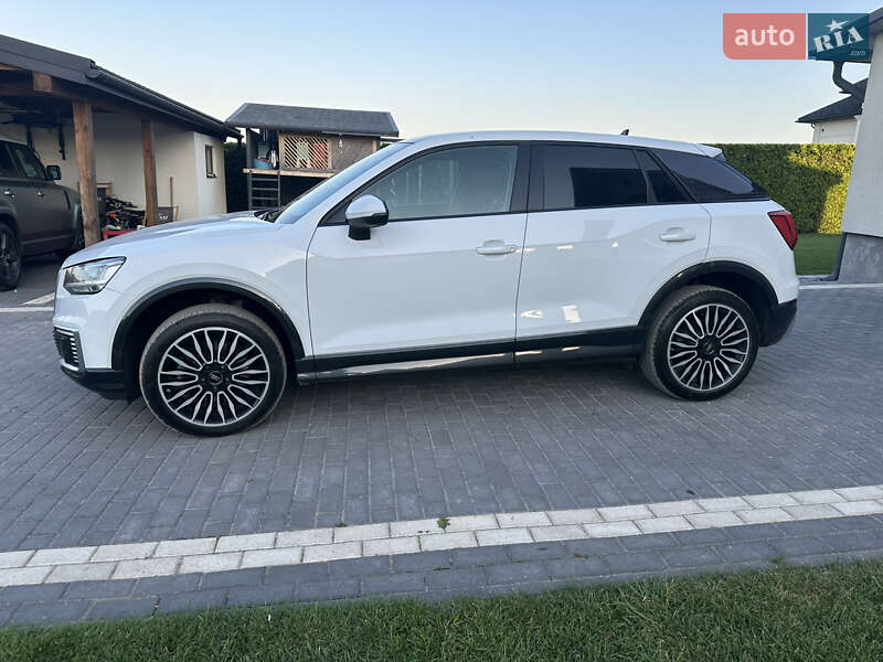 2021 audi q2l e-tron
