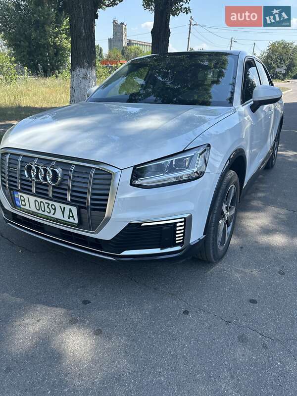 2019 audi q2l e-tron